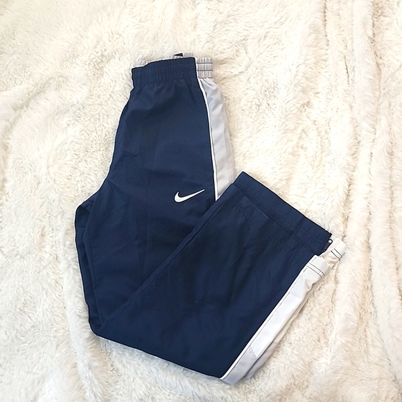 New Nike Boys Pants - Picture 2 of 2
